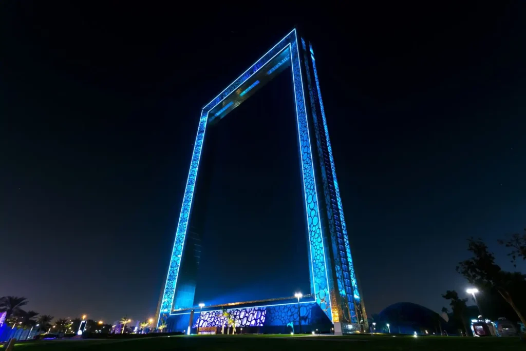 Can I visit the Dubai Frame at Night